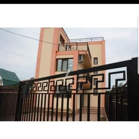 بيت ضيافة Vila Riviera *